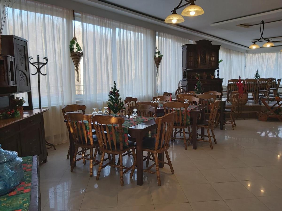 Hotel Turist Resita Bagian luar foto