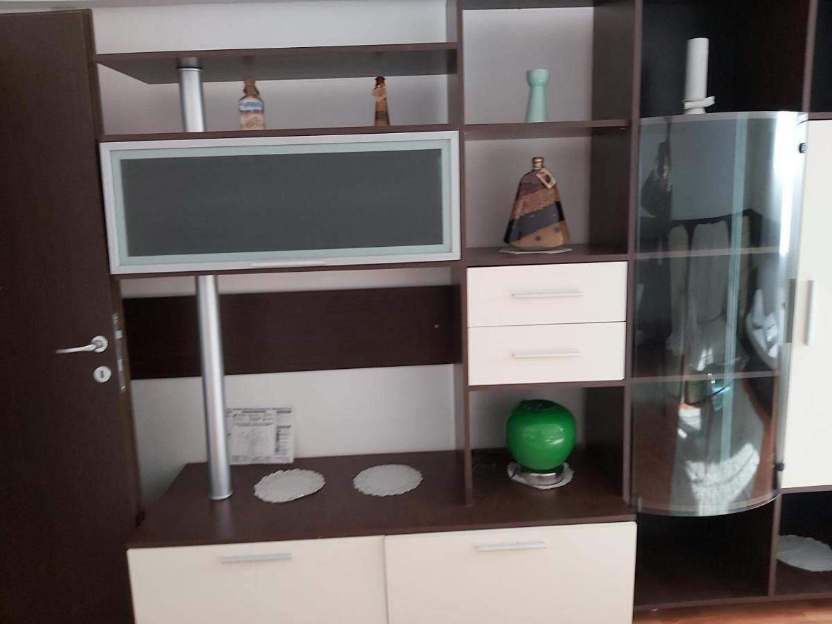 Hotel Turist Resita Bagian luar foto