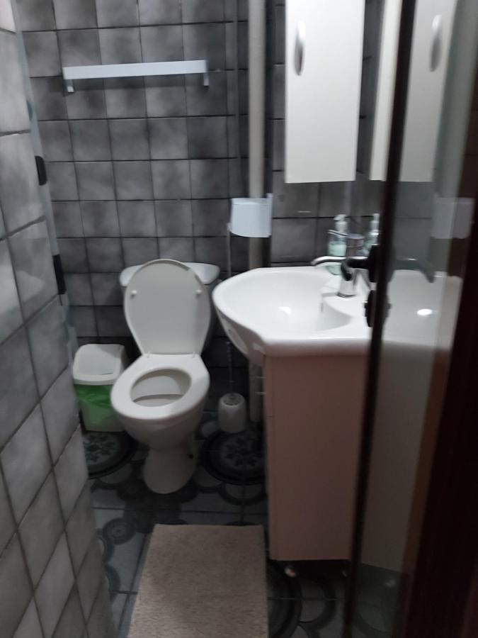 Hotel Turist Resita Bagian luar foto